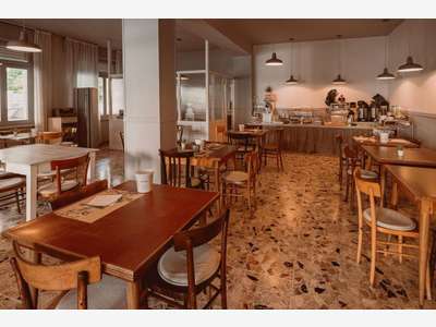 A vendre restaurant en angle quartier mixtes