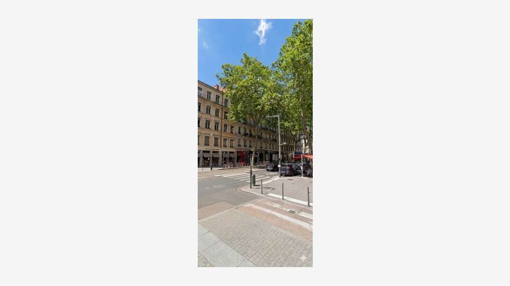 Fonds de commerce - 131.00 m² - Lyon