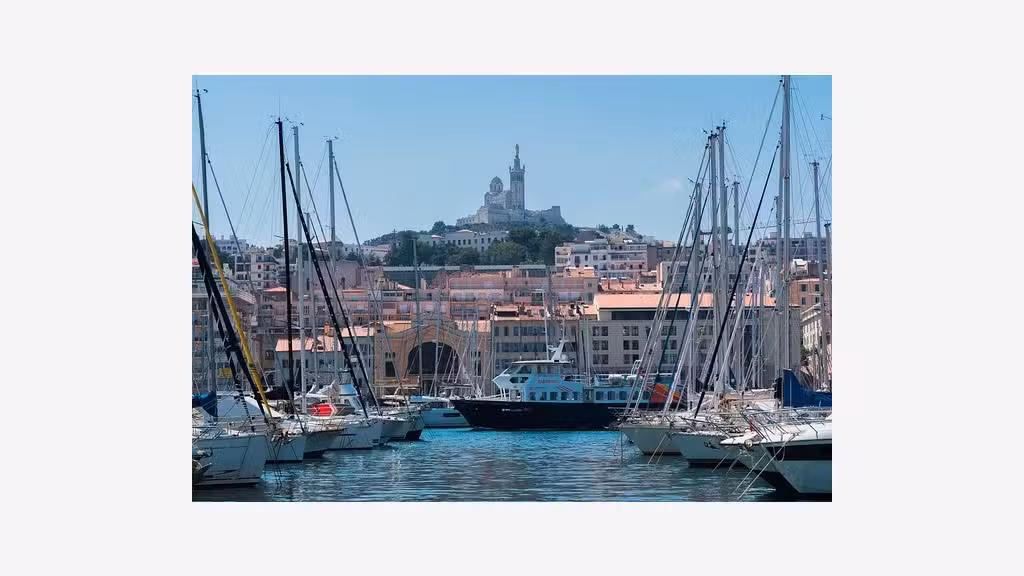Cède 2 restaurants contigus à Marseille Vieux-Port
