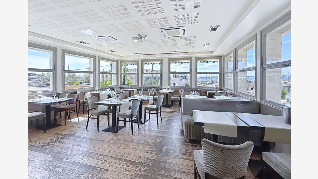 AV restaurant vue mer et rade de Marseille 13008