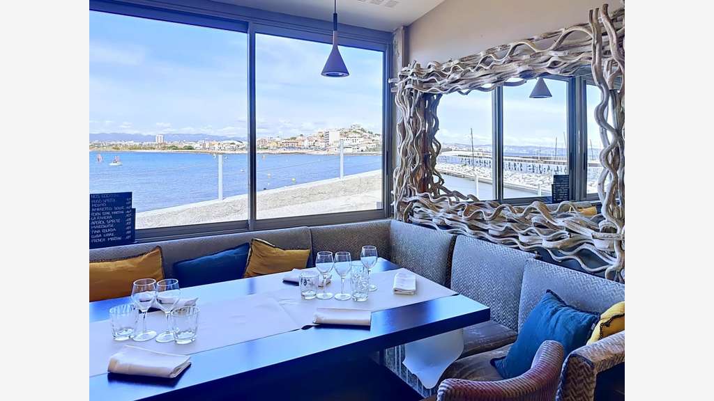 AV restaurant vue mer et rade de Marseille 13008