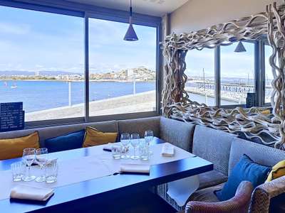 AV restaurant vue mer et rade de Marseille 13008