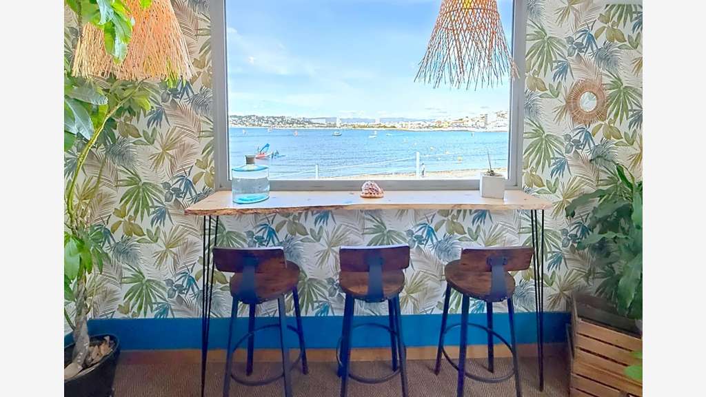 AV restaurant vue mer et rade de Marseille 13008