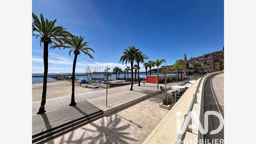 AV restaurant bar emplacement premium à Menton