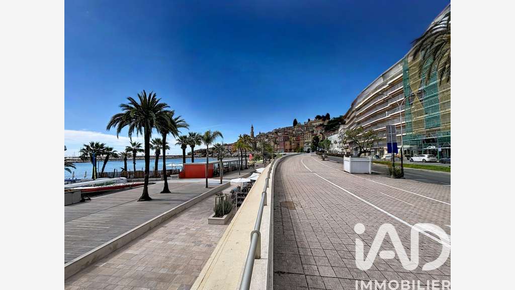 AV restaurant bar emplacement premium à Menton