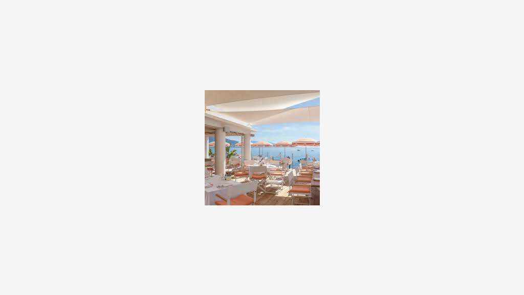 Cède restaurant terrasse en bord de plage à Menton