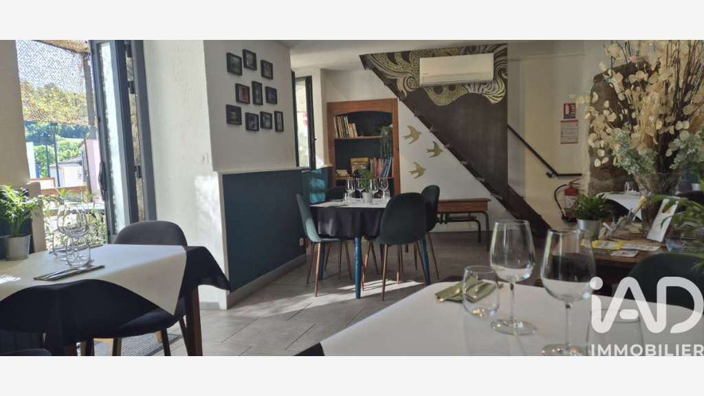 AV restaurant traditionnel lic IV à Meyras centre