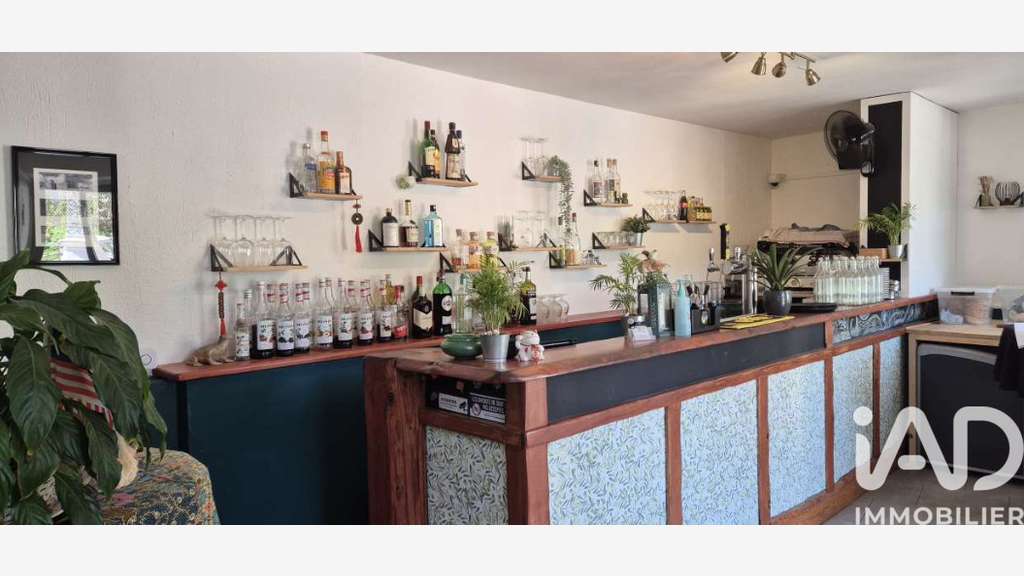 AV restaurant traditionnel lic IV à Meyras centre