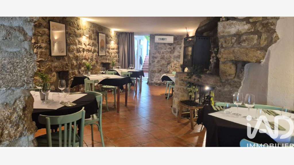 AV restaurant traditionnel lic IV à Meyras centre