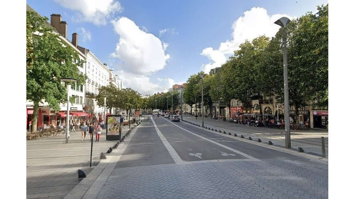 AV restaurant empl exception Nantes hyper centre