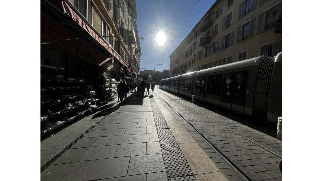 AV restaurant très bonne notoriété Nice République