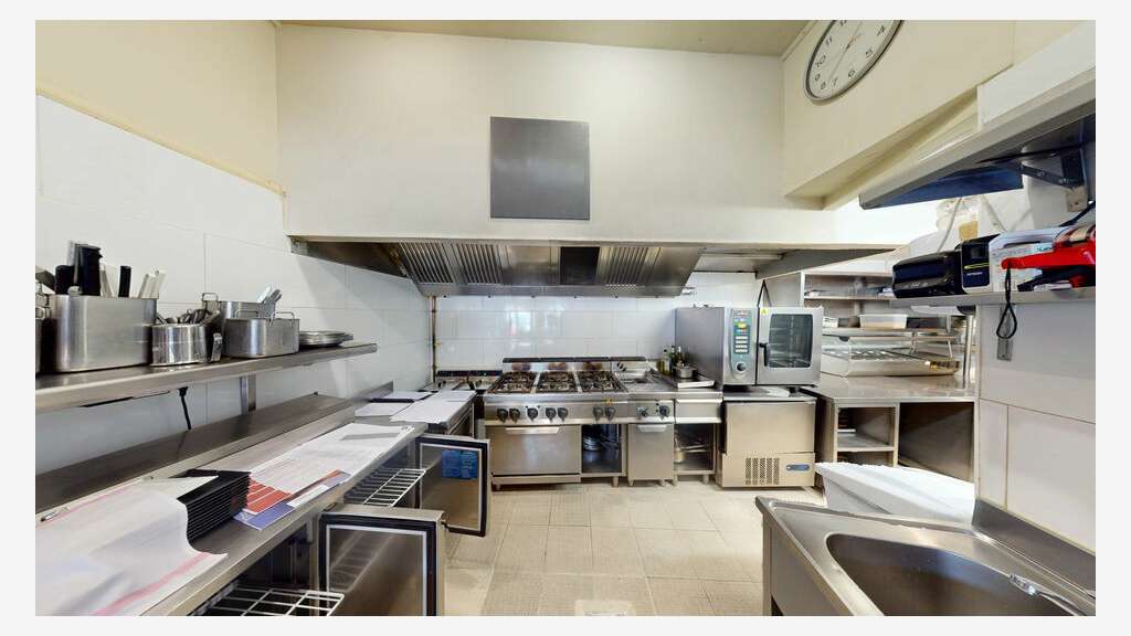 Vente restaurant 130m² clé en main au Port de Nice