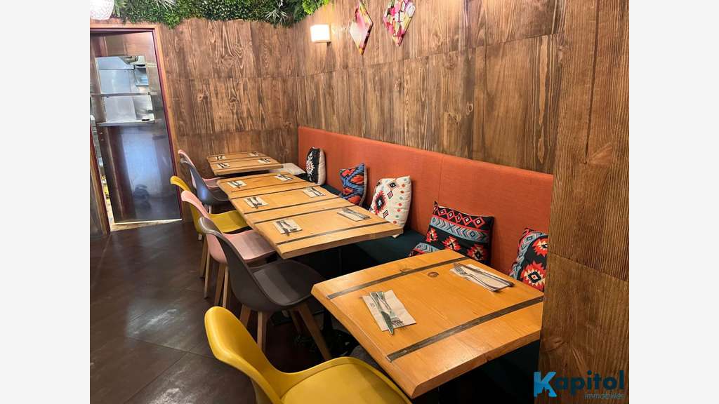 Vente restaurant à Paris 6 rue commerçante