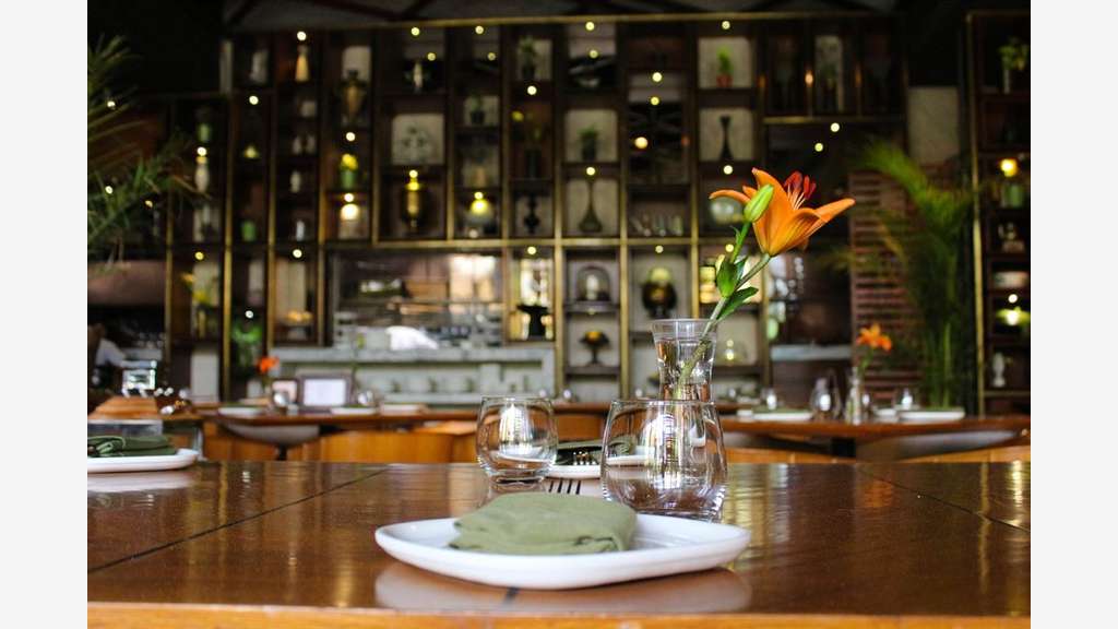 AV restaurant gastronomique quartier prisé 750029