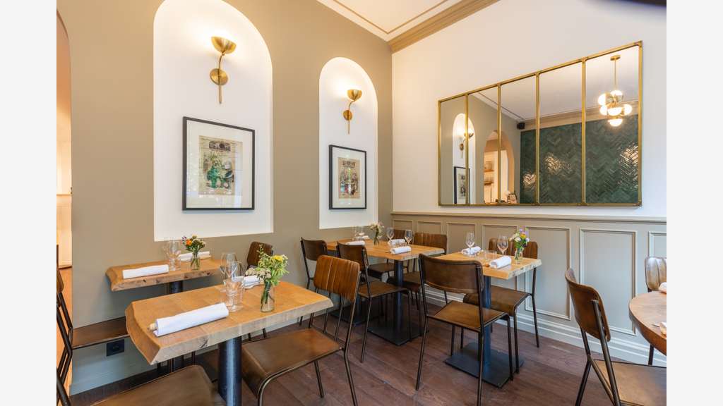 AV FDC restaurant lic IV Square Trousseau 75012