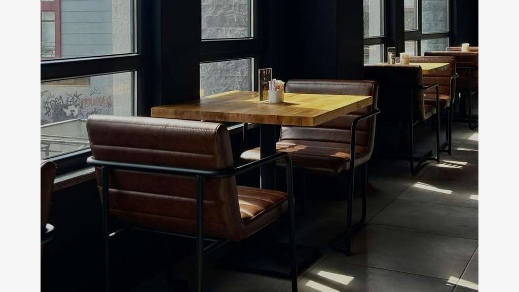 A saisir : restaurant d'angle quartier commerçant