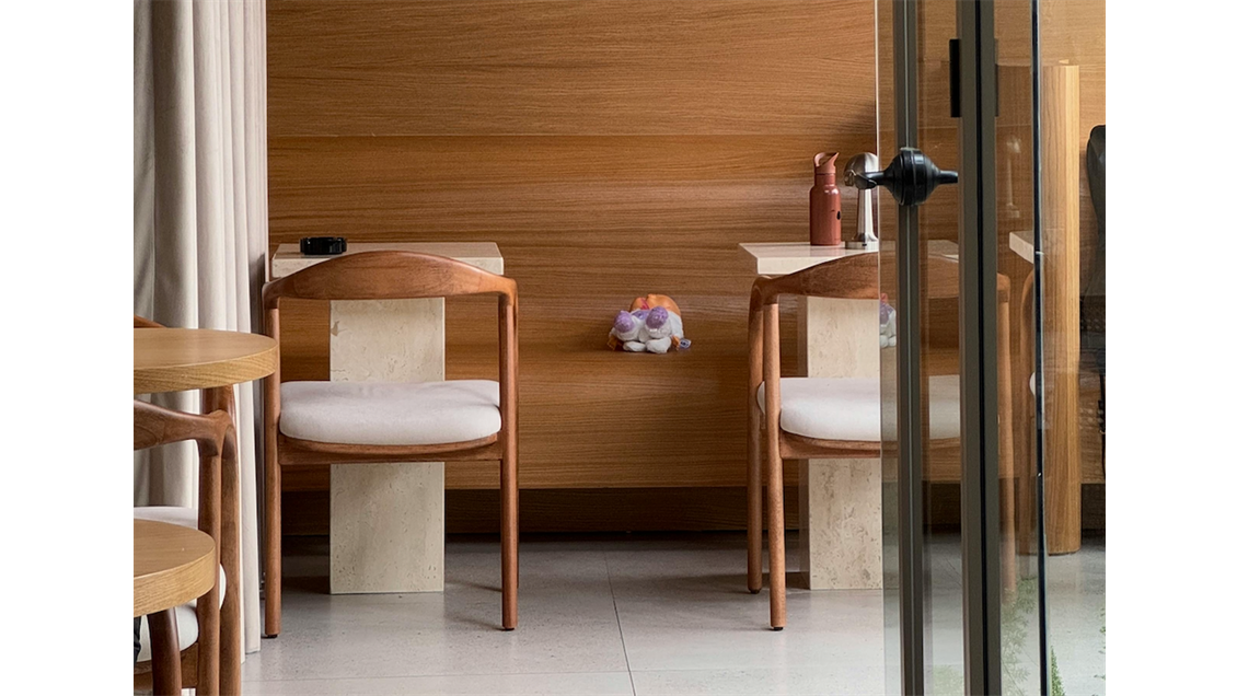 AV restaurant quartier commerçant Paris