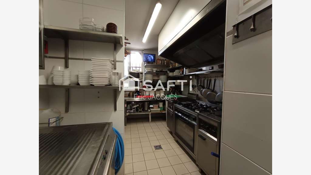 Vente bar restaurant excellente visibilité à Alès 