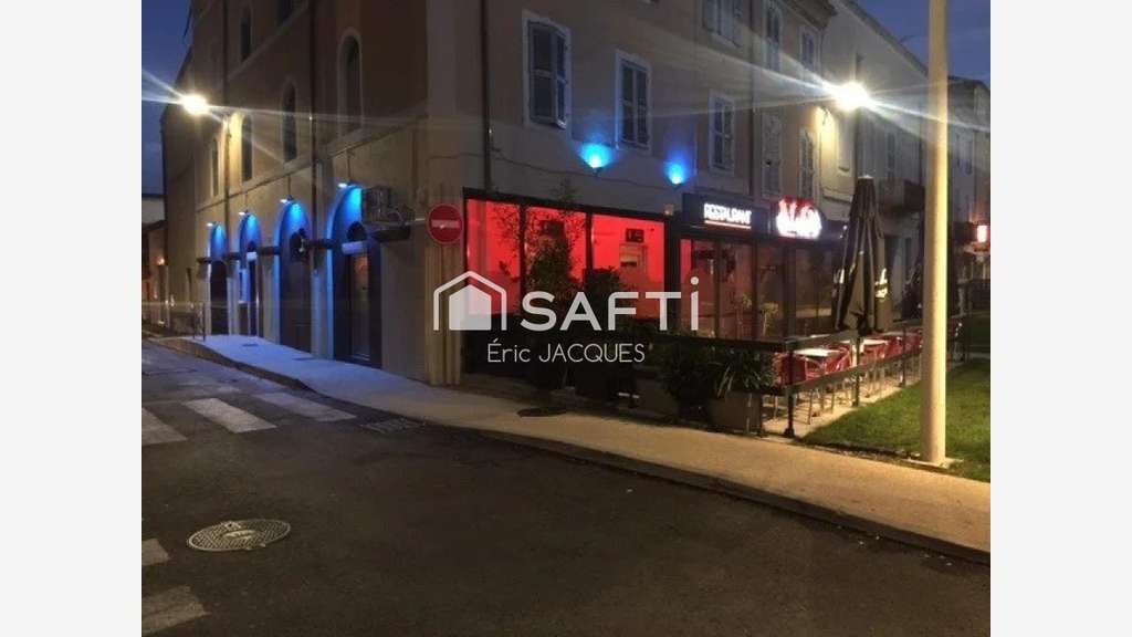 Vente bar restaurant excellente visibilité à Alès 