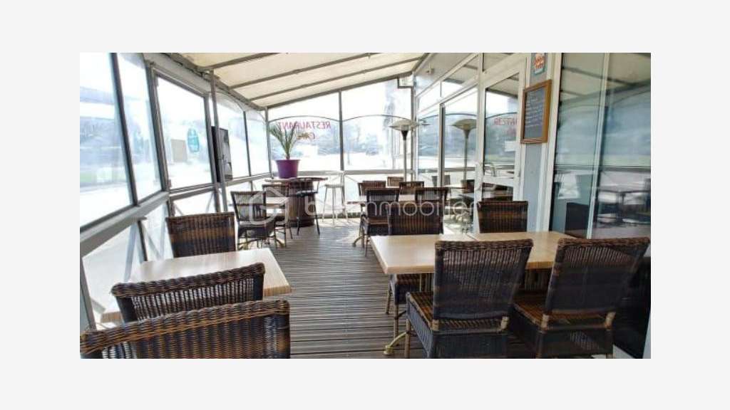 Vente restaurant licence IV bel empl sur Rochefort