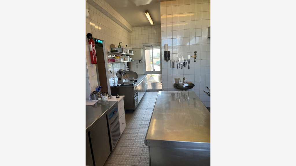 Opportunité FDC restaurant avec logement T4 Rodez