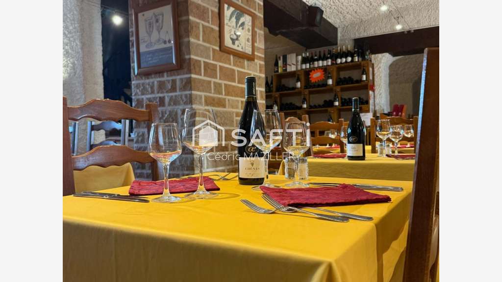 Vente restaurant 800m² à Saint-Georges-de-Reneins