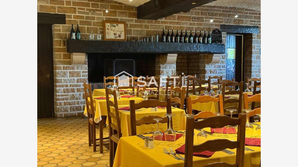 Vente restaurant 800m² à Saint-Georges-de-Reneins