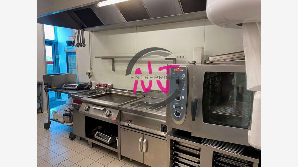 Vente bar brasserie à Saint Léger de Linieres