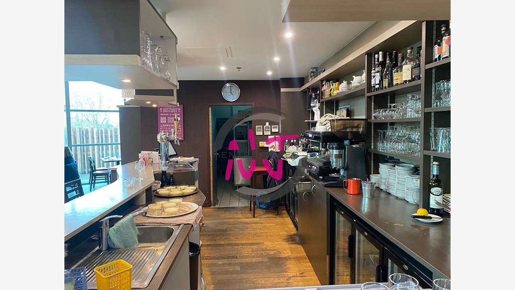 Vente bar brasserie à Saint Léger de Linieres
