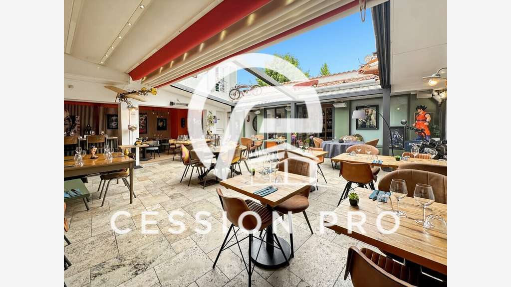 AV bar-restaurant sur port de Saint-Martin de Ré