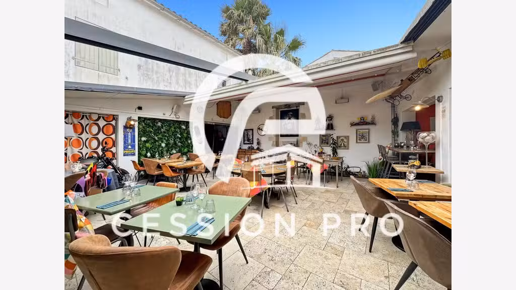 AV bar-restaurant sur port de Saint-Martin de Ré