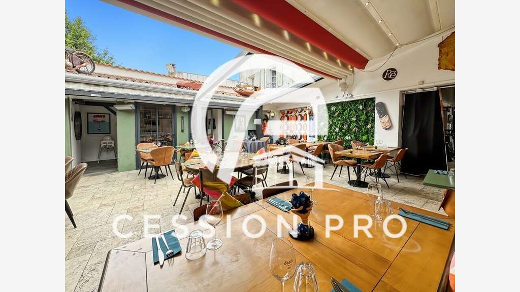AV bar-restaurant sur port de Saint-Martin de Ré