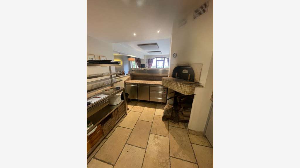 A vendre superbe pizzeria Sainte-Cécile-les-Vignes
