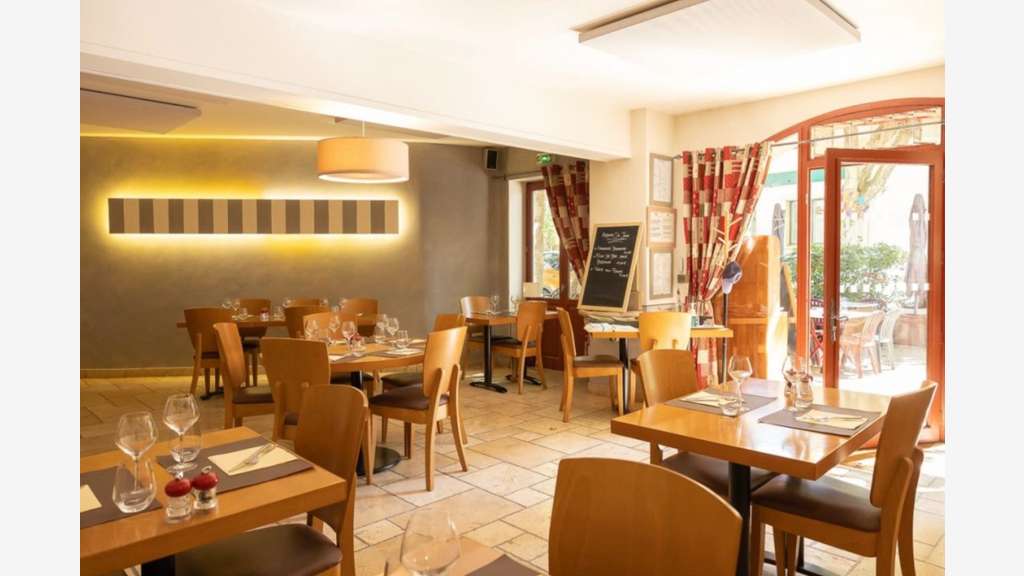 A vendre superbe pizzeria Sainte-Cécile-les-Vignes