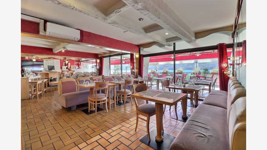 Vente restaurant en bord de Lac à Tresserve