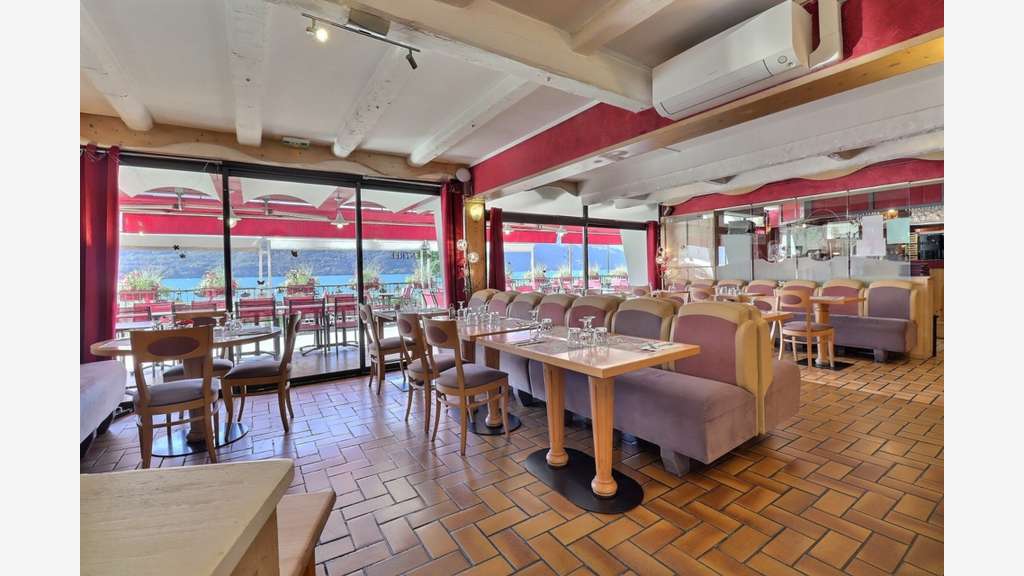 Vente restaurant en bord de Lac à Tresserve