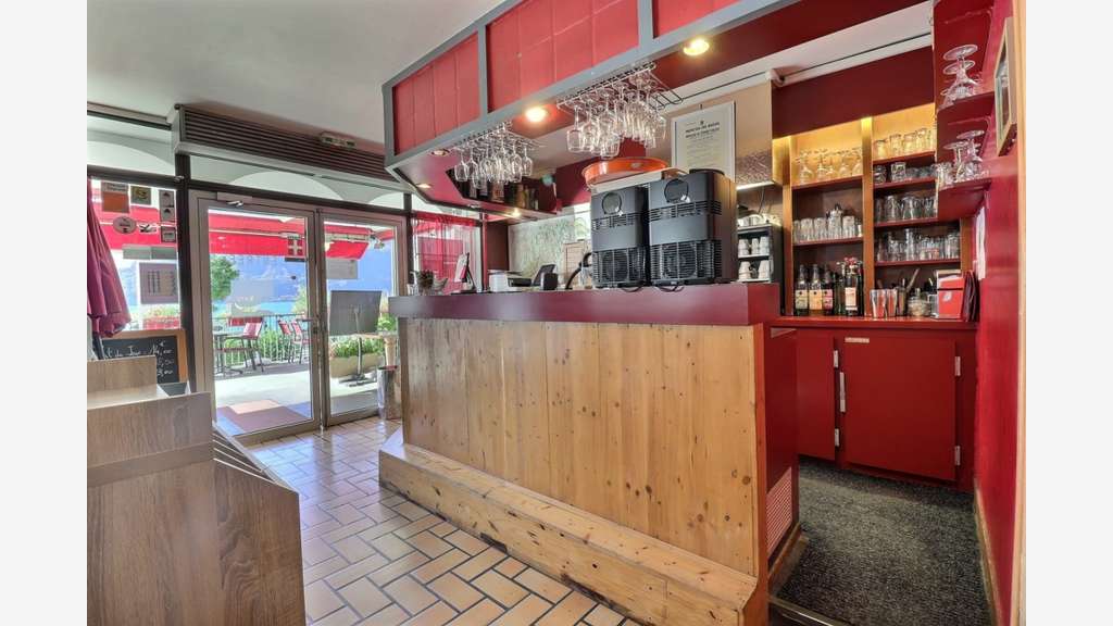Vente restaurant en bord de Lac à Tresserve