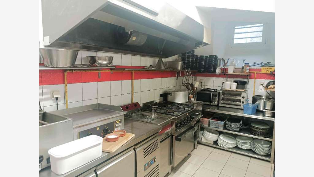 Vente resto saisonnier 6000 couverts + logement 07