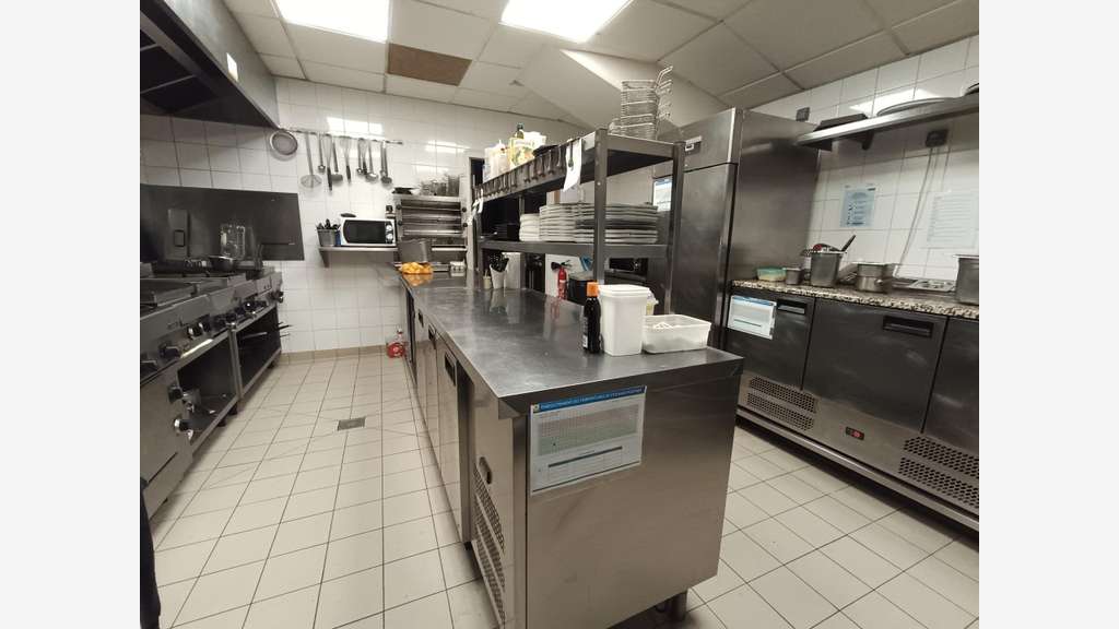 Vente murs et fonds restaurant à Vauréal centre 