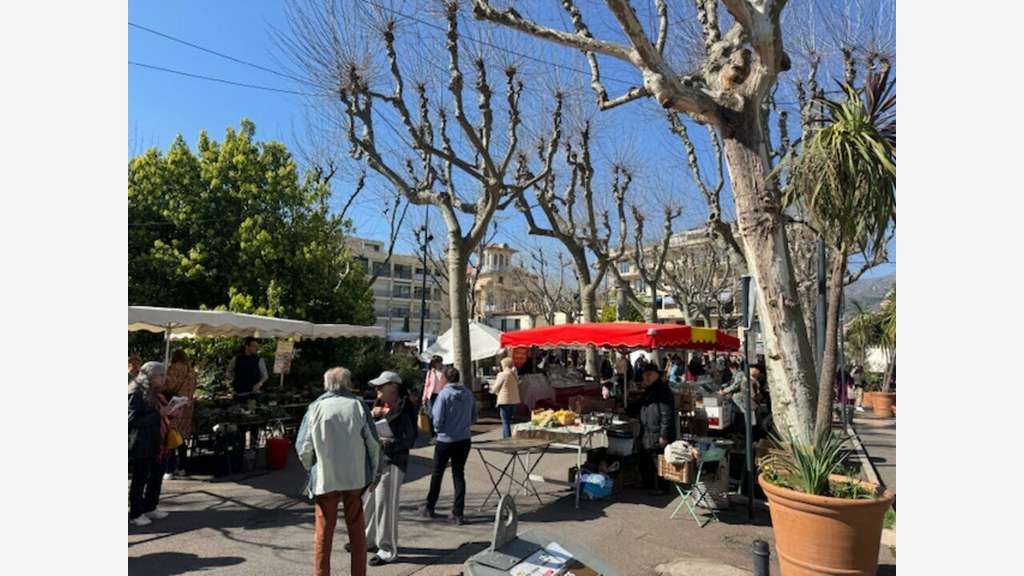 AV brasserie avec terrasse Vence centre dynamique