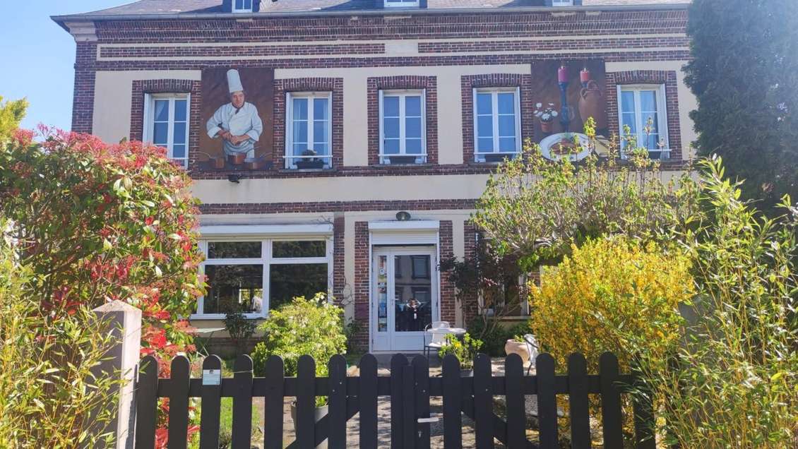 AV joli restaurant clientèle fidèle sur Verneuil