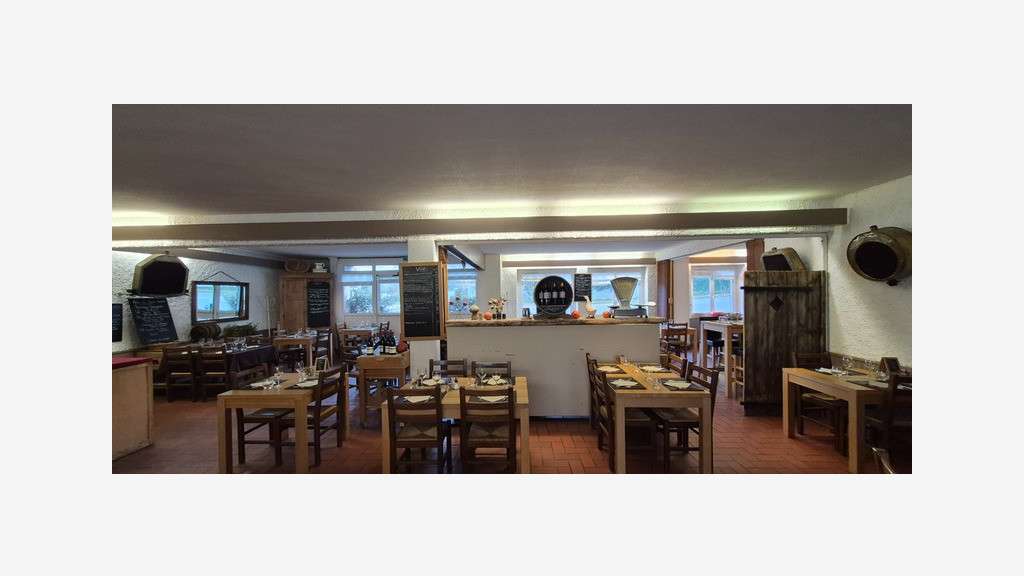 Restaurant sous enseigne à vendre à Volvic (63)