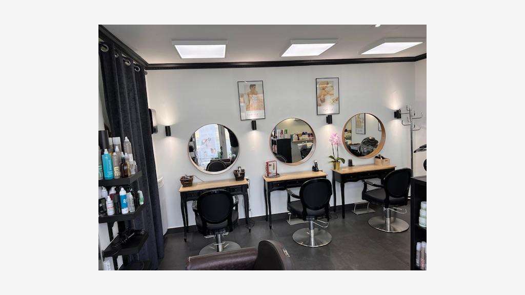 Vente salon de coiffure idéalement situé à Pomerol