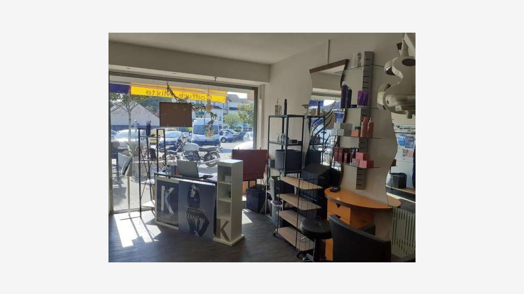 Vente salon de coiffure en zone commerciale Tours