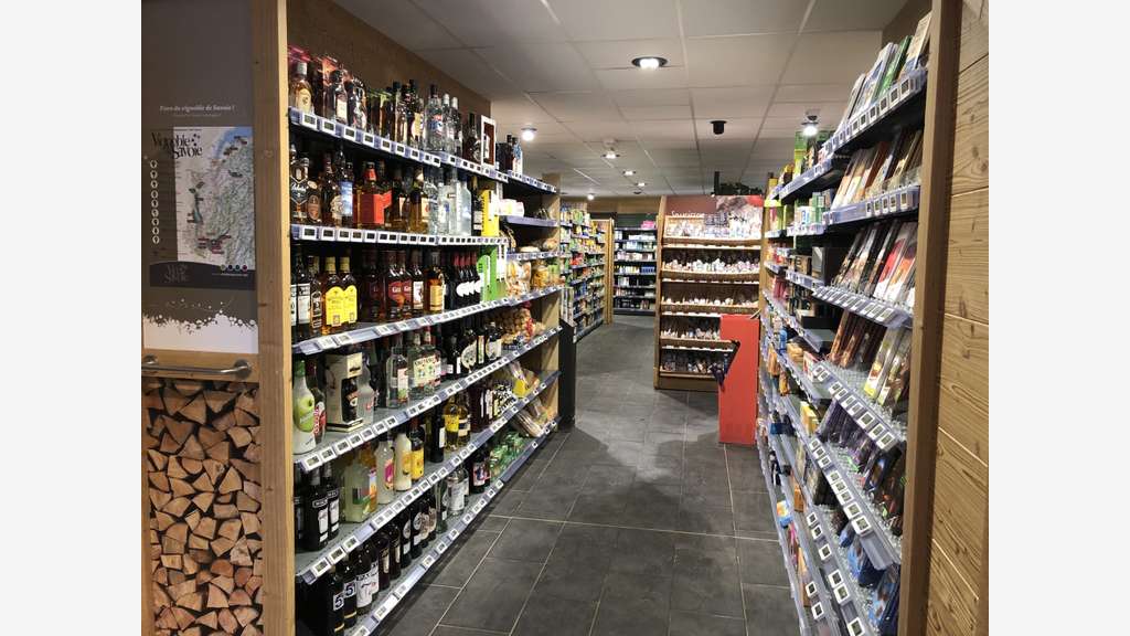 Vente supérette en station de ski à Valcenis