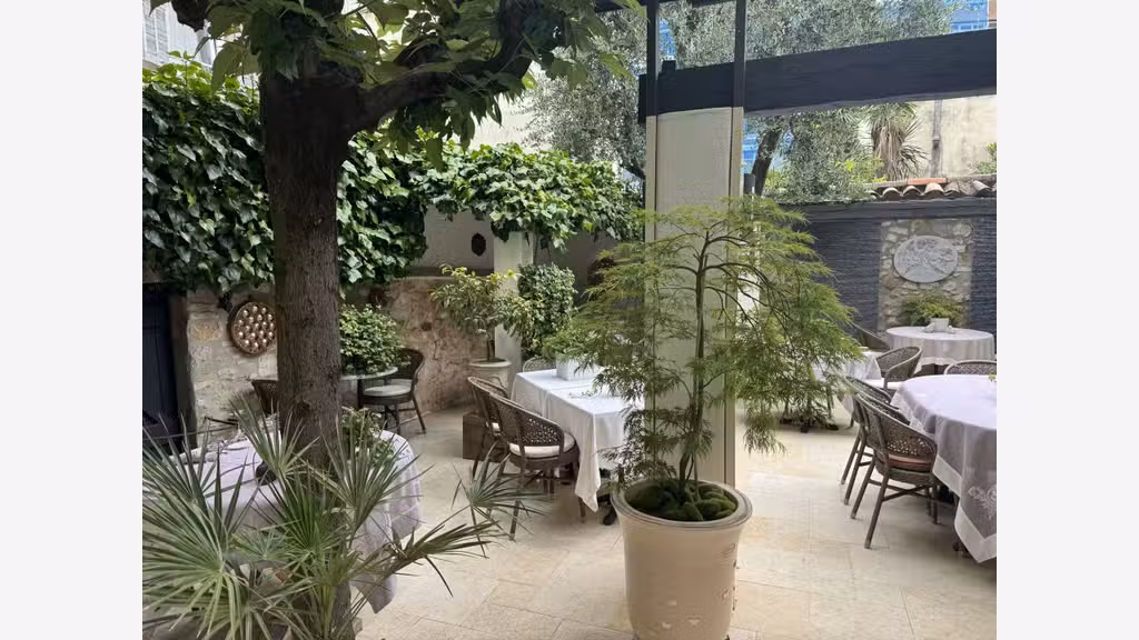 A vendre restaurant en centre vieille ville Vence