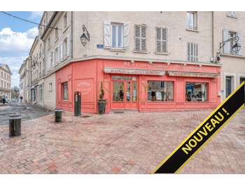 AV restaurant rue piétonne animée Meaux centre