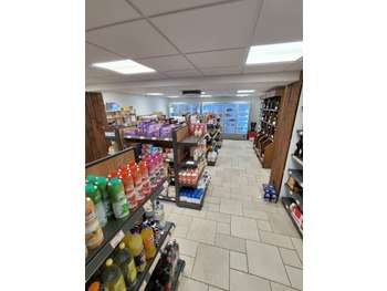 Bar tabac FDJ épicerie avec beau logement