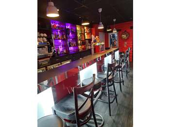 Bar moderne à vendre dans une station balnéaire 22