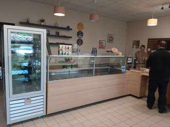 Vente Belle création dans galerie Marchande
